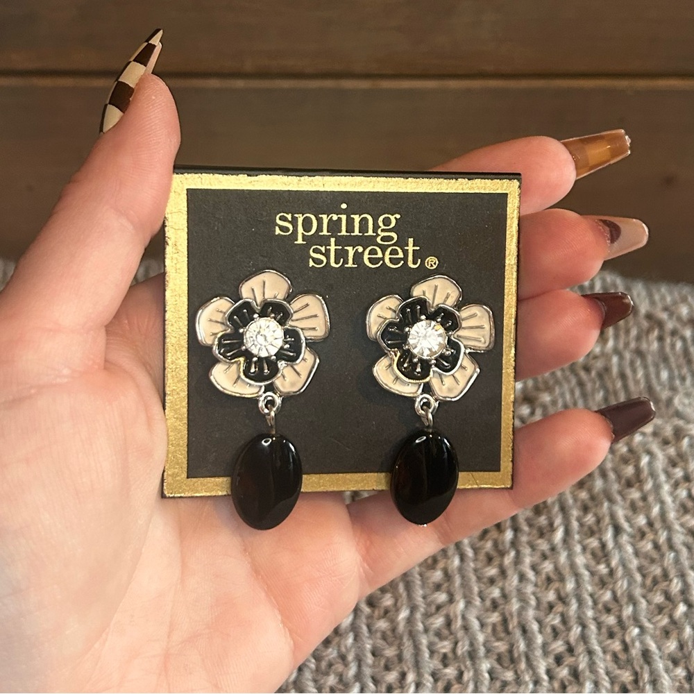 3/$10 Spring Street Flower Clip Earrings